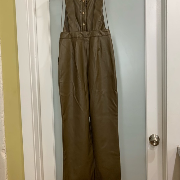 NWT! Zara Faux Leather Long Jumpsuit. Color Khaki. Size: XS. Gold Snap Buttons - Picture 14 of 16